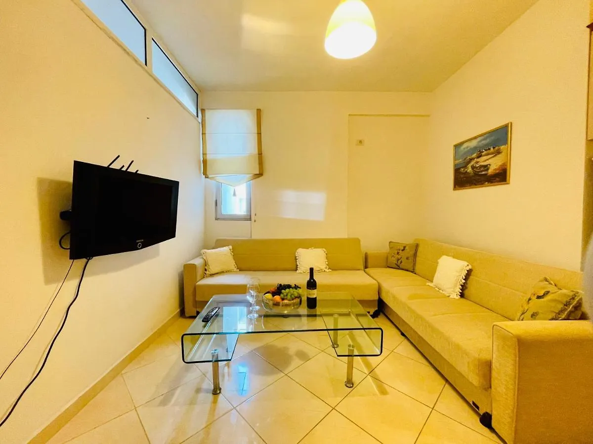 Marina Apartment فلورا 0*,