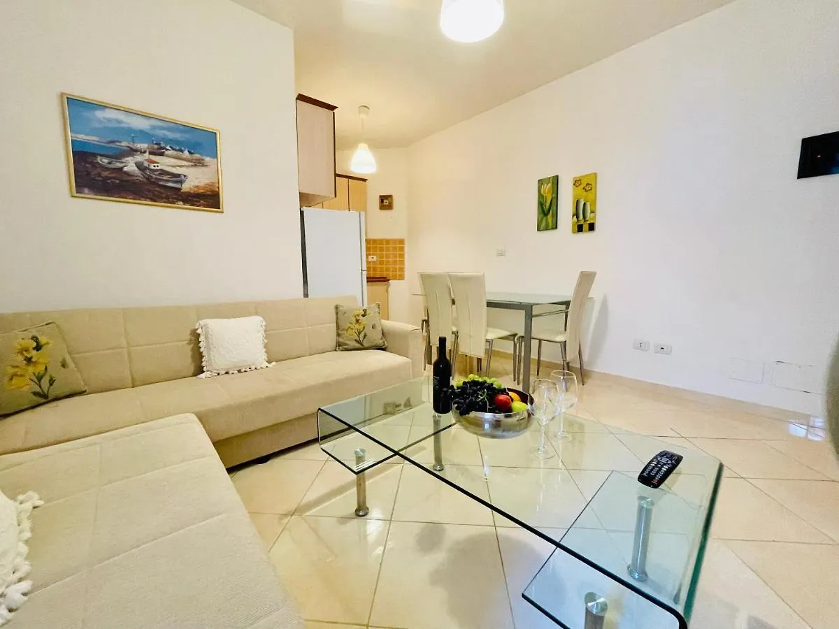 Marina Apartment فلورا ألبانيا